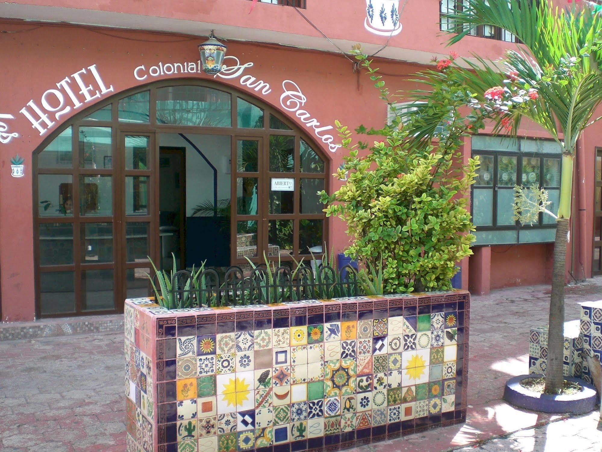 Hotel Colonial San Carlos Cancun Exterior photo